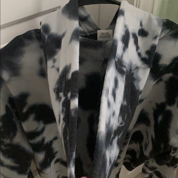 Cropped sweatshirt - Picture 4 of 4